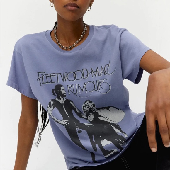 Daydreamer Tops - Daydreamer Fleetwood Mac Rumours Crewneck Graphic Tee in Arctic Haze